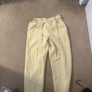 Chic Yellow High-Waisted trousers with tie